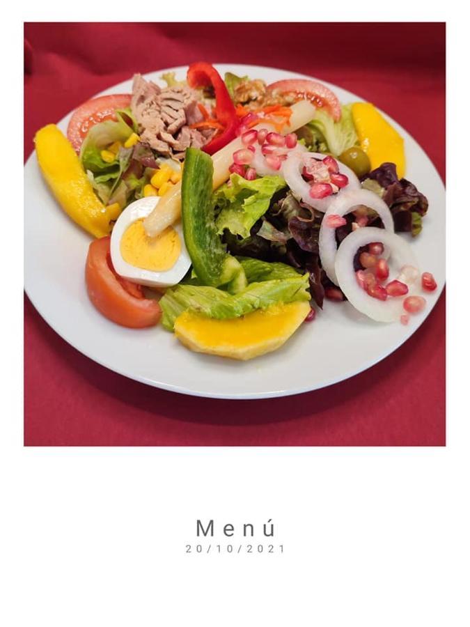 Hostal Chiquin 타피아 데 카사리에고 외부 사진