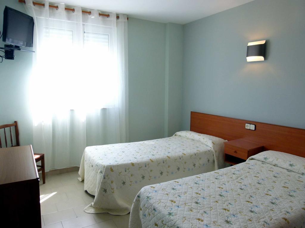 Hostal Chiquin 타피아 데 카사리에고 객실 사진