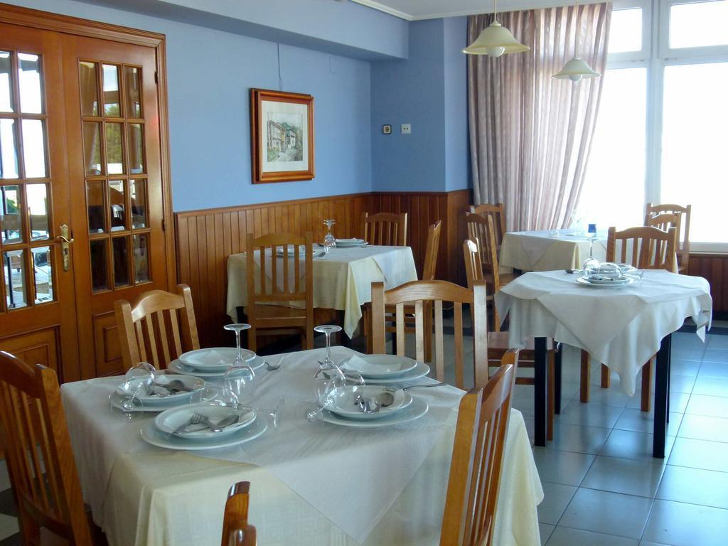 Hostal Chiquin 타피아 데 카사리에고 외부 사진