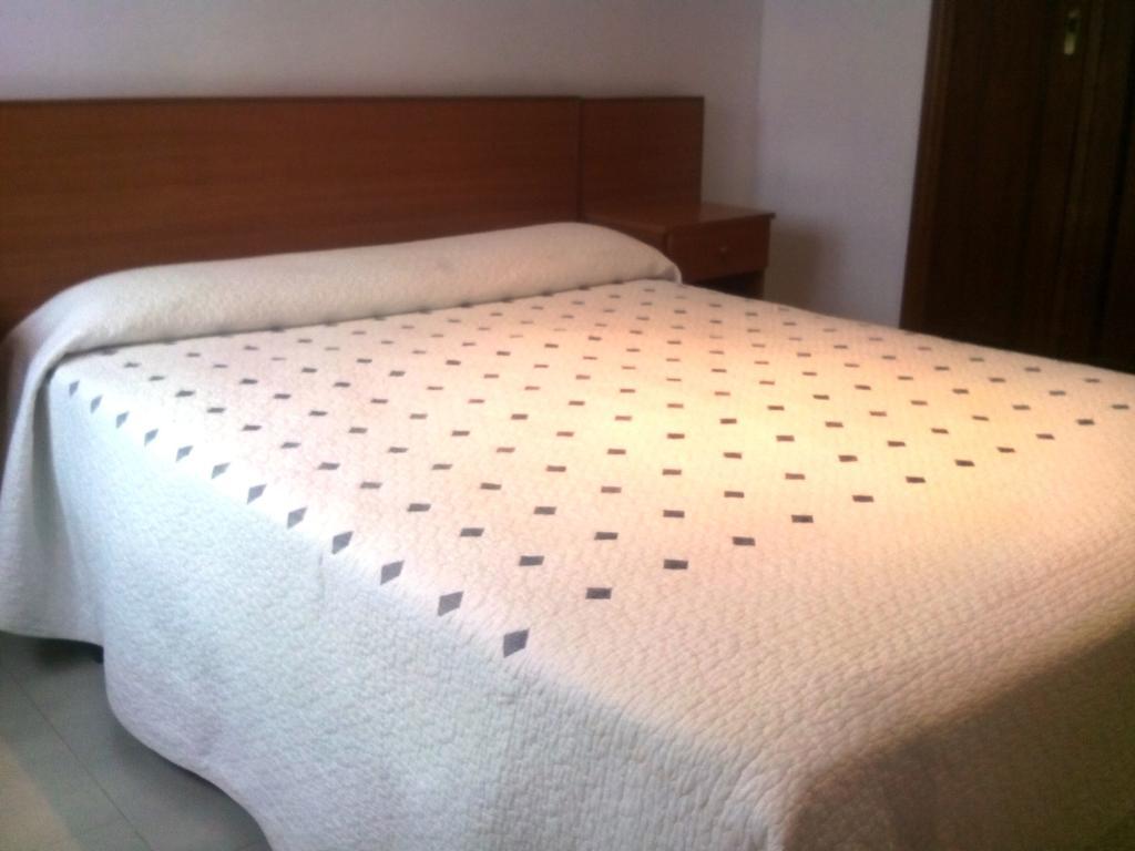 Hostal Chiquin 타피아 데 카사리에고 객실 사진